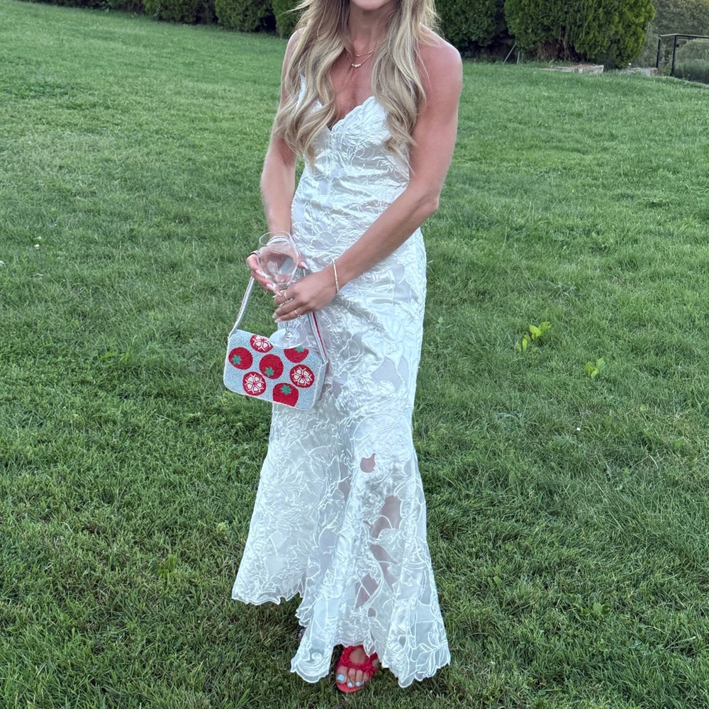 Elegant White Lace Wedding Dress